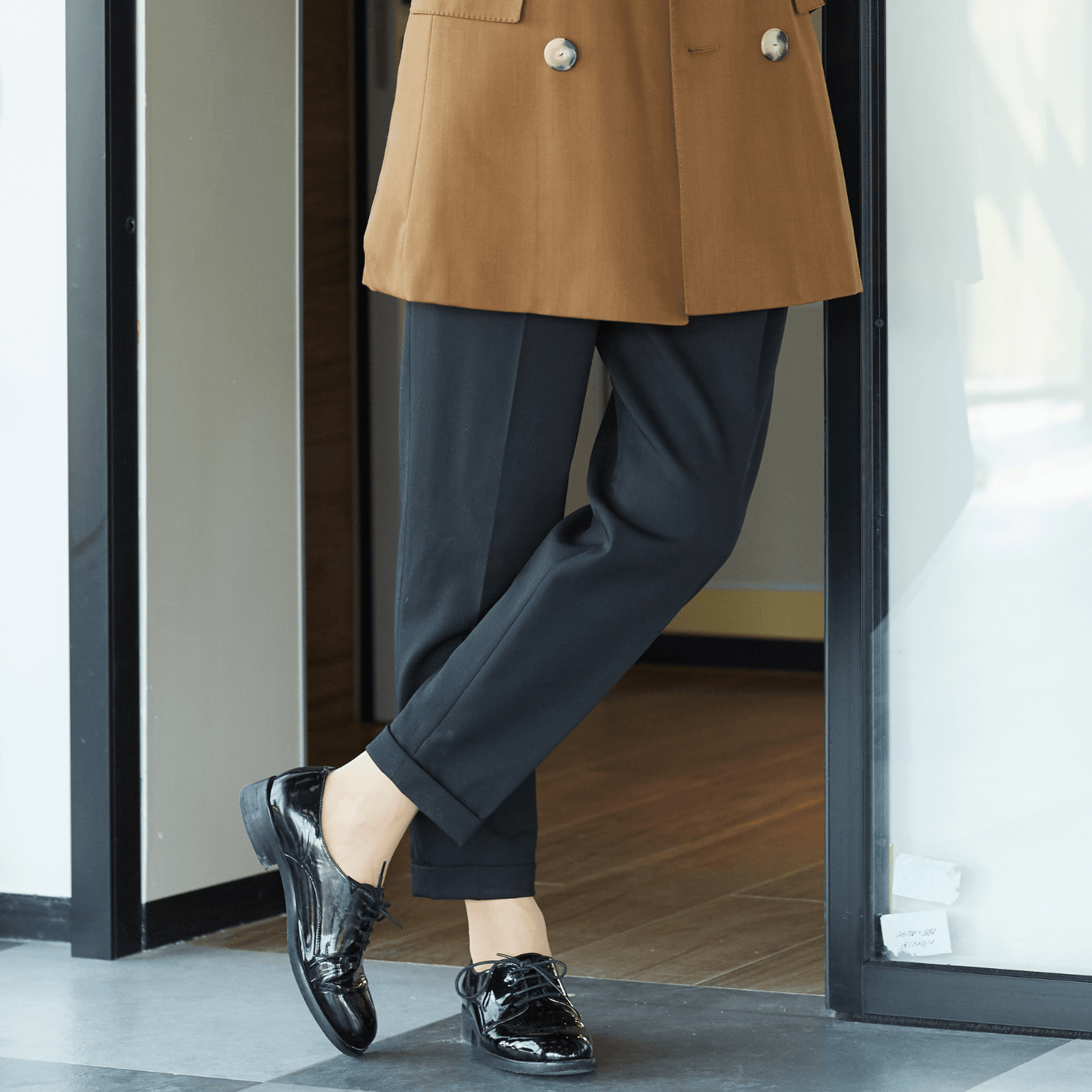 Elyfer-No-Show-Socks-for-Women#color_black-beige